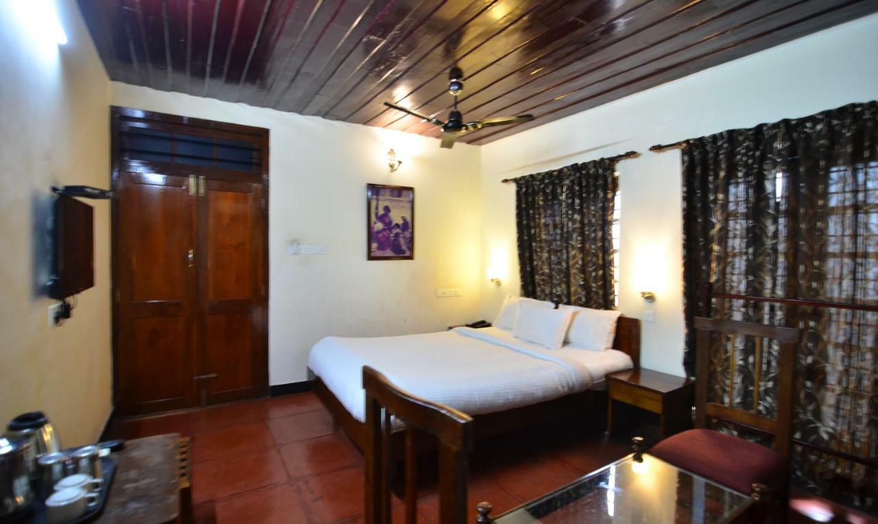 The Royal Heritage Hotel And Ayurvedic Center Thiruvananthapuram Kültér fotó