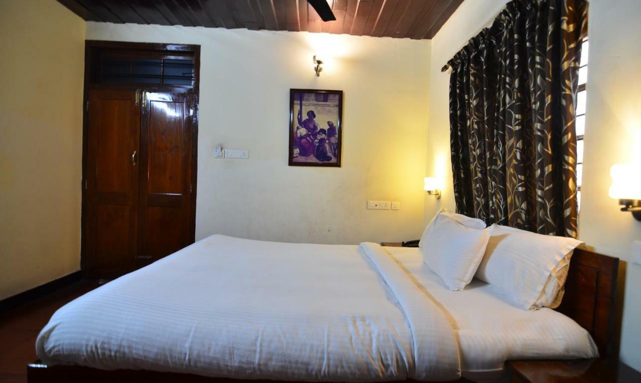 The Royal Heritage Hotel And Ayurvedic Center Thiruvananthapuram Kültér fotó