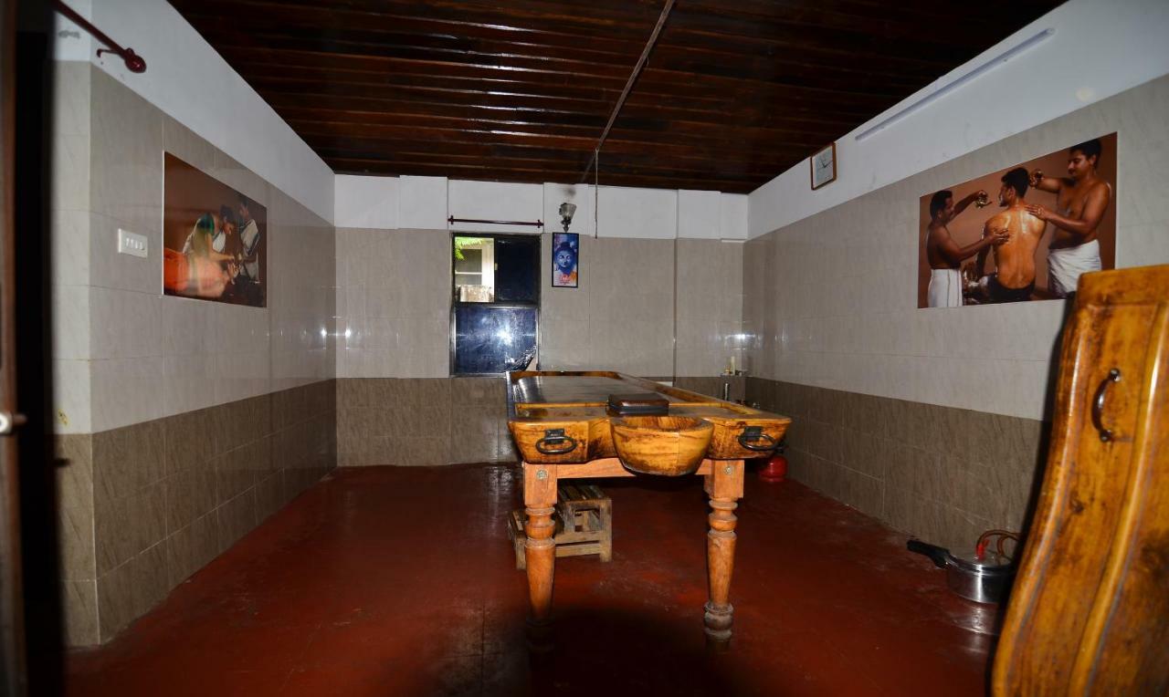 The Royal Heritage Hotel And Ayurvedic Center Thiruvananthapuram Kültér fotó
