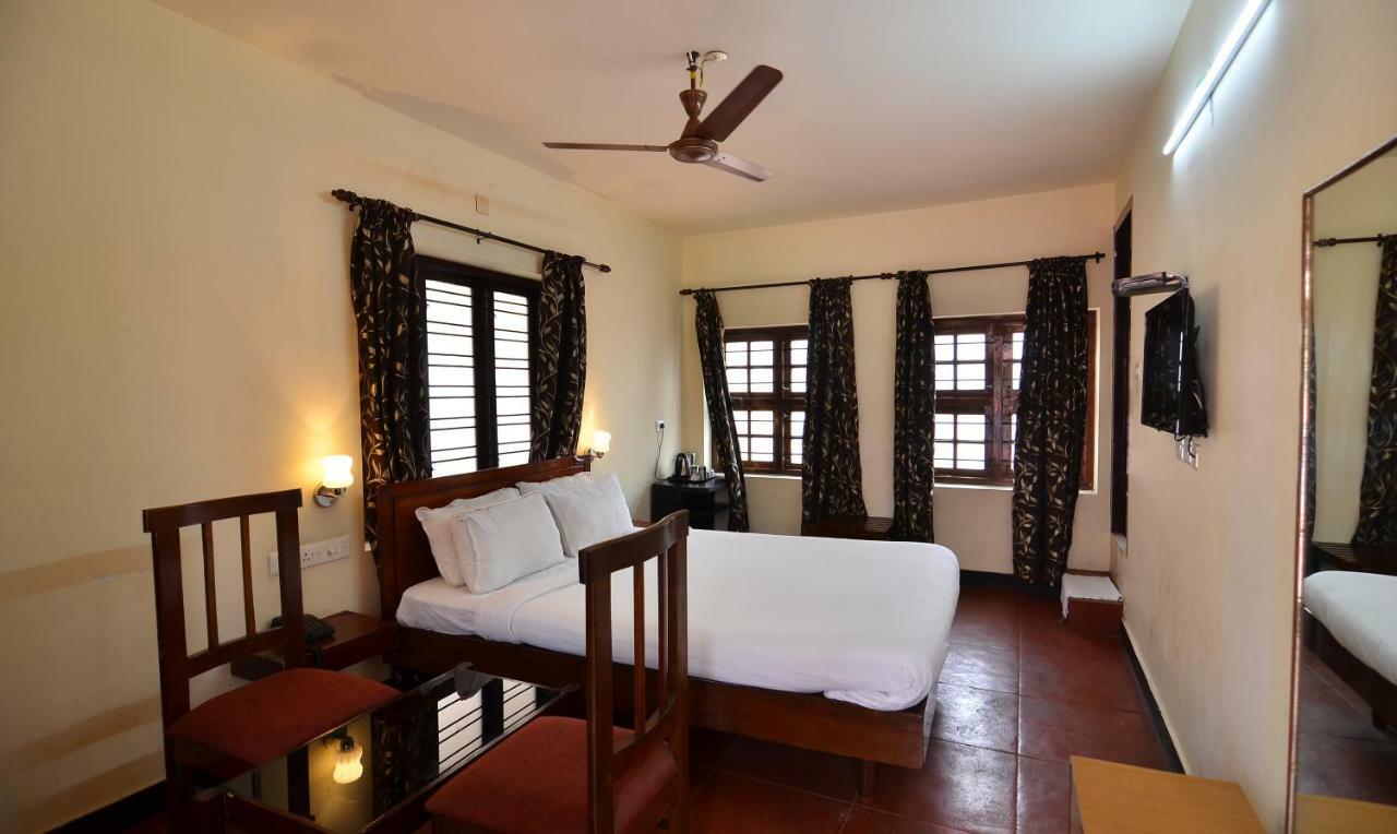 The Royal Heritage Hotel And Ayurvedic Center Thiruvananthapuram Kültér fotó