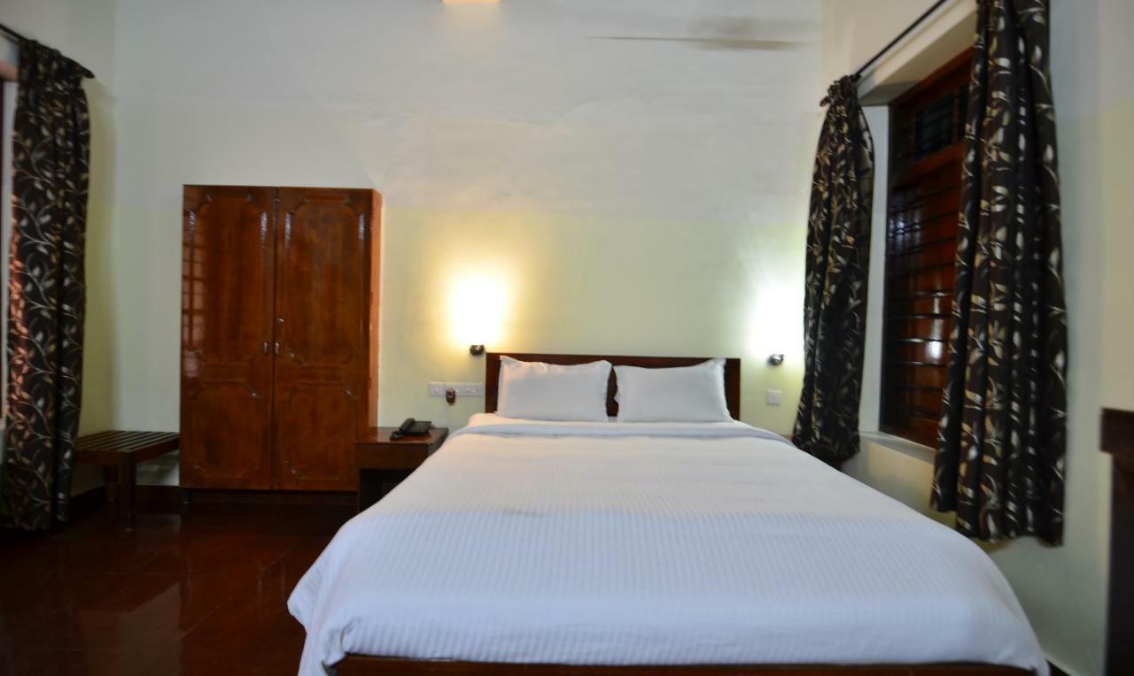 The Royal Heritage Hotel And Ayurvedic Center Thiruvananthapuram Kültér fotó