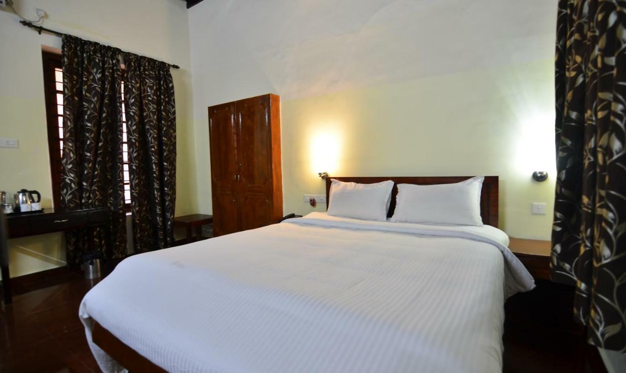 The Royal Heritage Hotel And Ayurvedic Center Thiruvananthapuram Kültér fotó