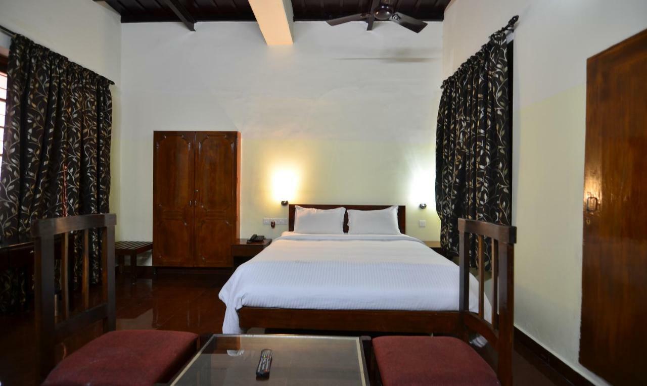The Royal Heritage Hotel And Ayurvedic Center Thiruvananthapuram Kültér fotó