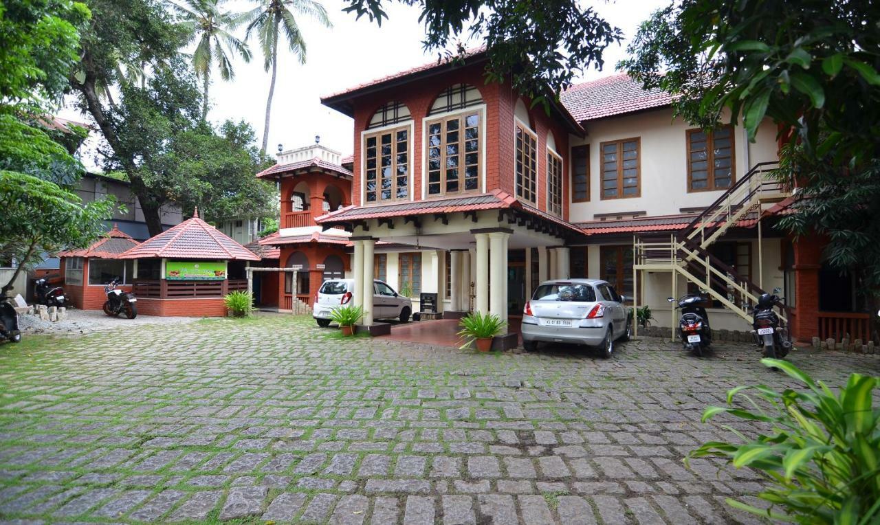 The Royal Heritage Hotel And Ayurvedic Center Thiruvananthapuram Kültér fotó