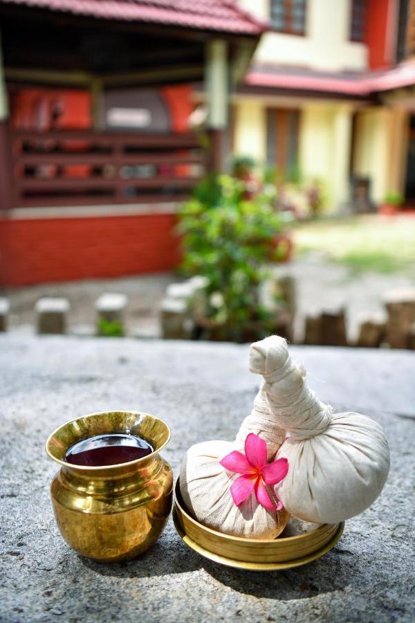 The Royal Heritage Hotel And Ayurvedic Center Thiruvananthapuram Kültér fotó